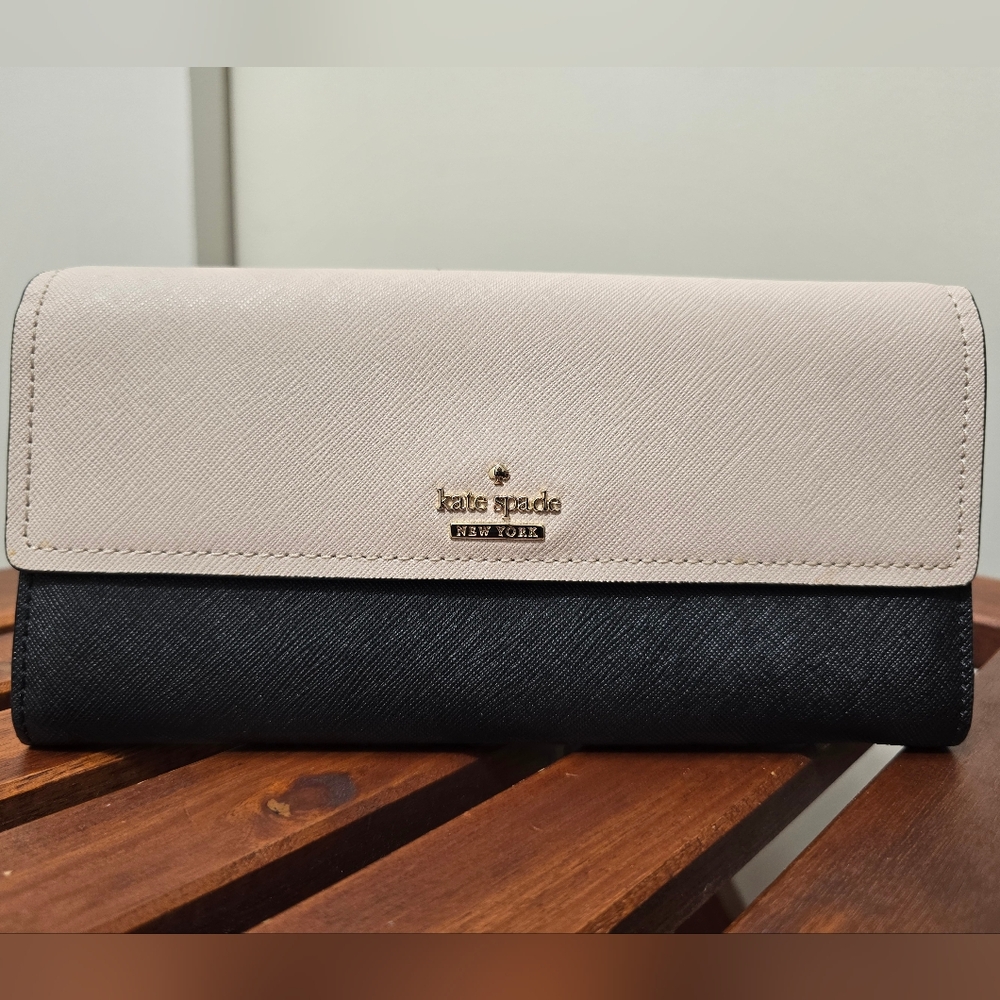Kate Spade Cream and Black Wallet